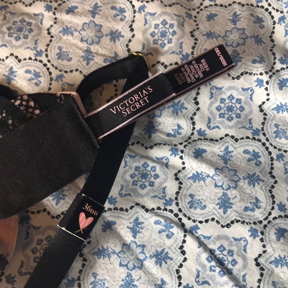 Never worn Victoria Secret Bra - Picture 4 of 4